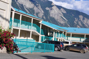  Canadas Best Value Inn Mile-0-Motel Lillooet  Лиллоет